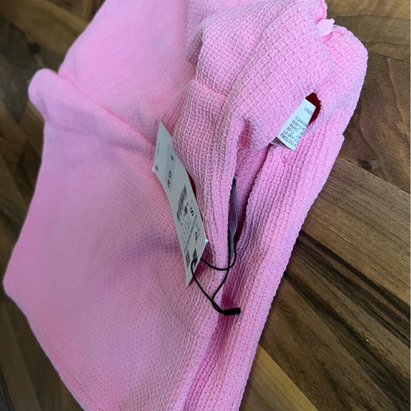 Zara bright pink textured mini skirt / skort gold details, NWT Size Small - Picture 8 of 10